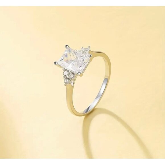 925 Sterling Silver Princess Cut Engagement Ring - Picture 3 of 4